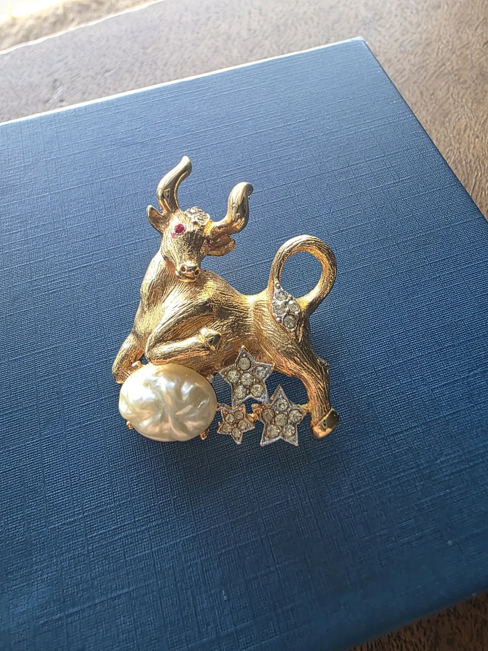 Vintage Piscitelli PIM Zodiac Astrology Taurus Brooch Gold Tone Faux Pearl
